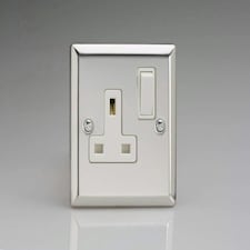 Varilight XC4W 13A Switched Socket 1-Gang Mirror Chrome White | Multi