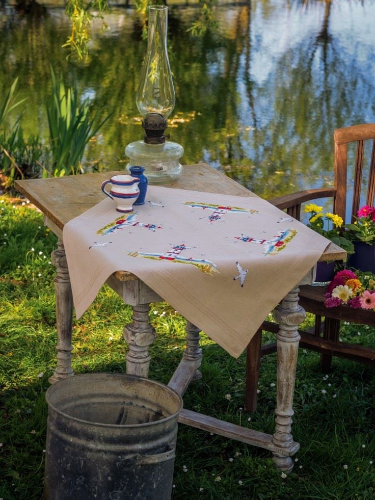 Vervaco EMB T/CLTH LIGHTHOUSE - Embroidery Kit: Tablecloth: Lighthouses