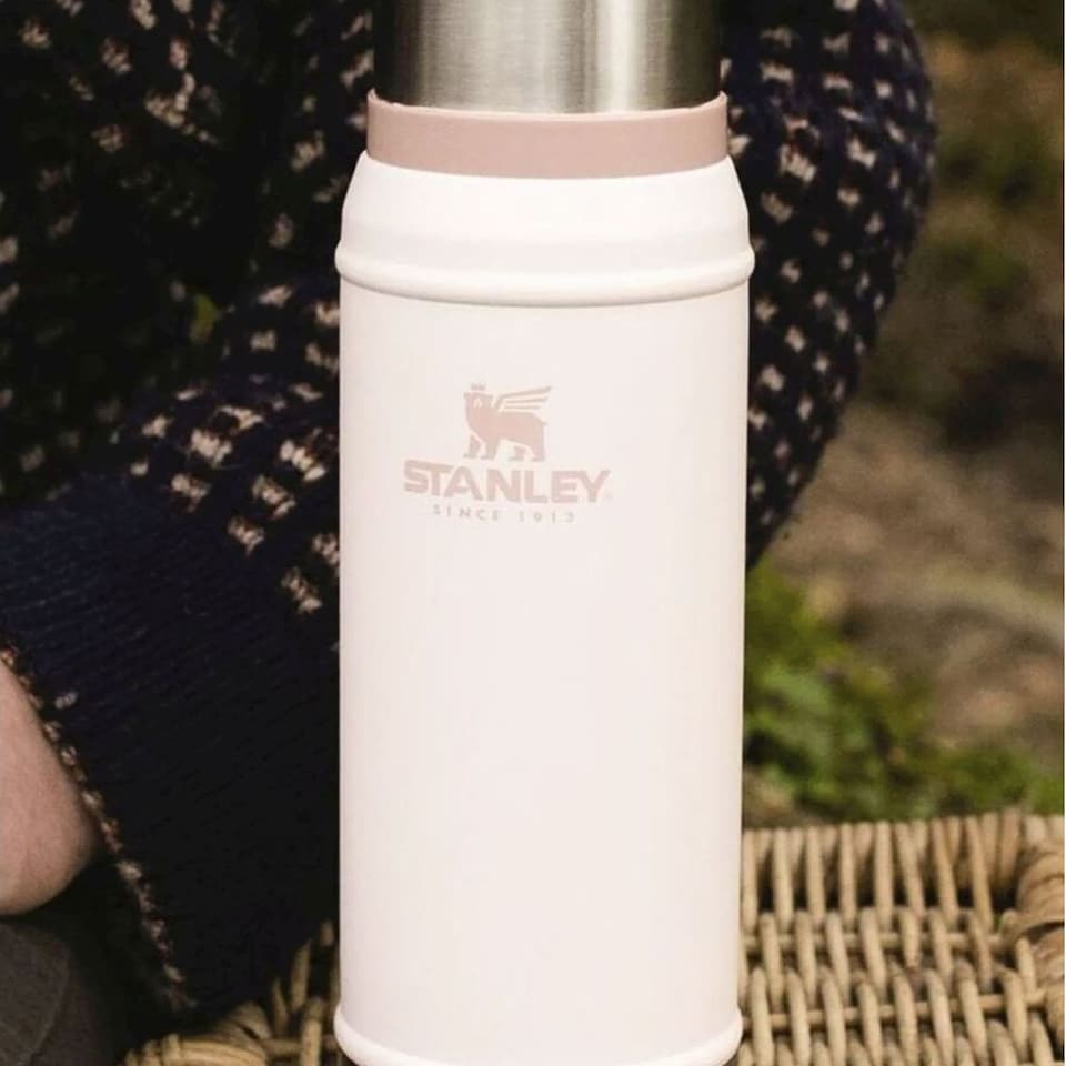 image 1 of Legendary Classic Bottle Insulated Thermal 0.75L | Grey | Grey | One Size | 1