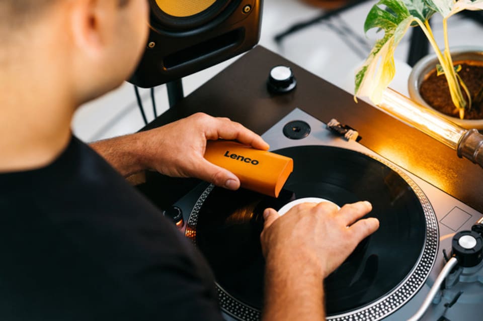 image 1 of LENCO L-3810GY - Direct Drive turntable with USB - Grey