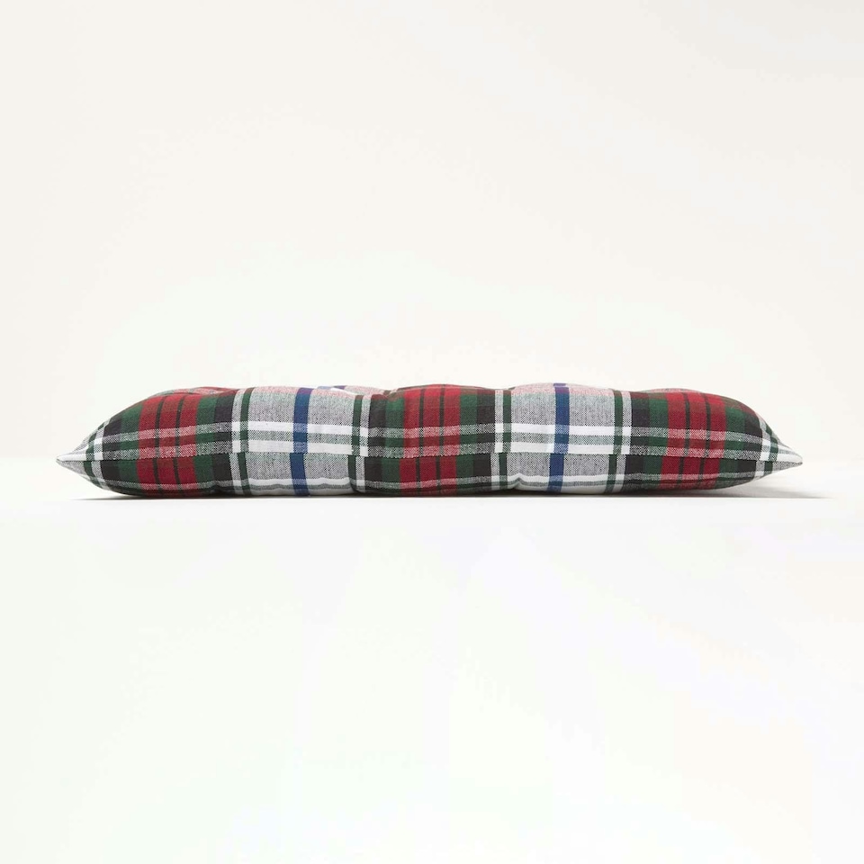 image 1 of Homescapes 4 x Seat Pads Luxury Cotton Tartan Indoor Outdoor Garden Dining Cushion | Red | 40 x 40 cm | 4