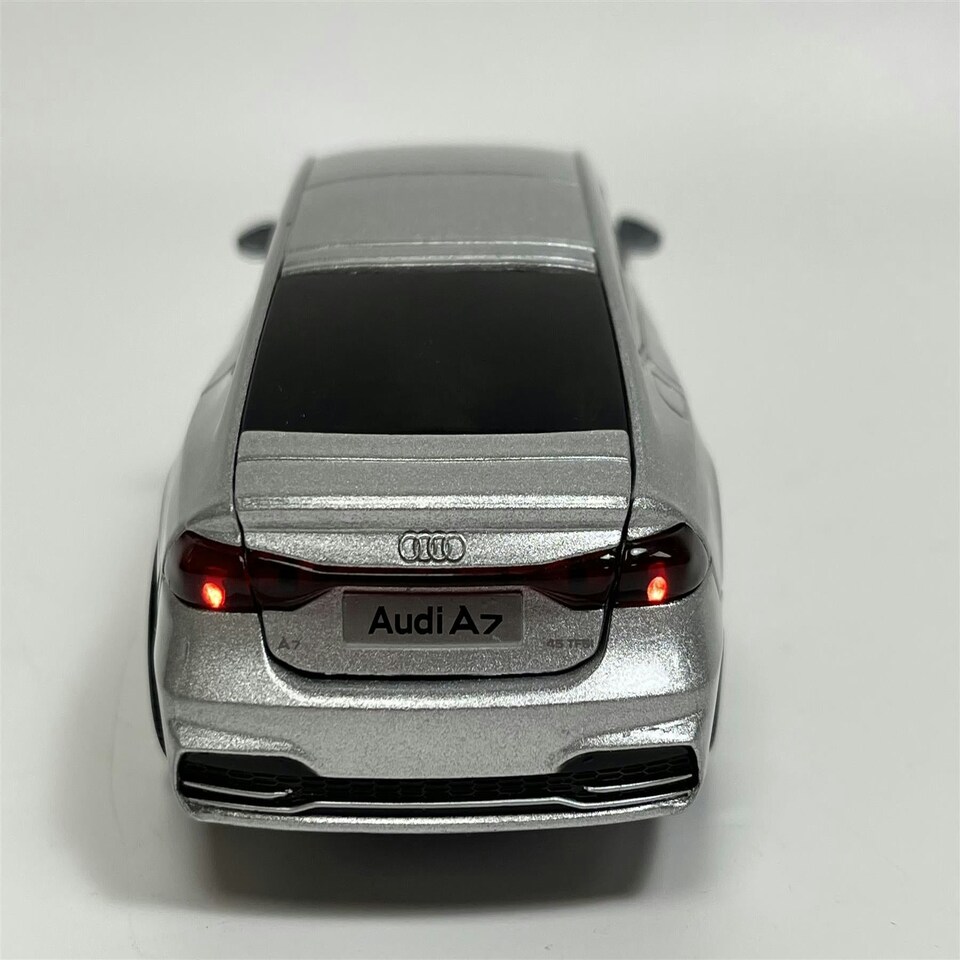 image 1 of Audi A7 Silver LHD Light and Sound 1:32 Scale Tayumo 32140018