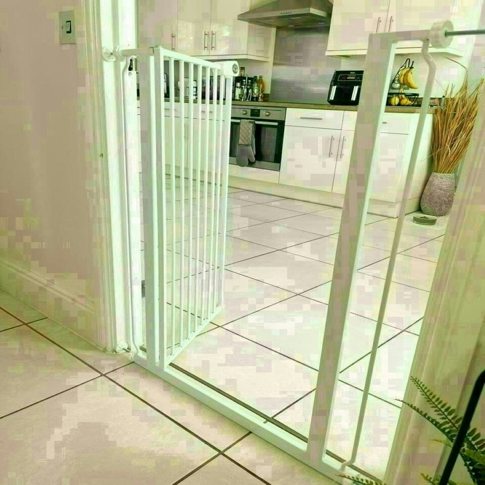 image 1 of Bettacare Extra Tall Pressure Installed Premium Pet Gate, 75cm - 83cm, White, Pressure Fit Stair Gate for Dog, Safety Barrier for Puppy