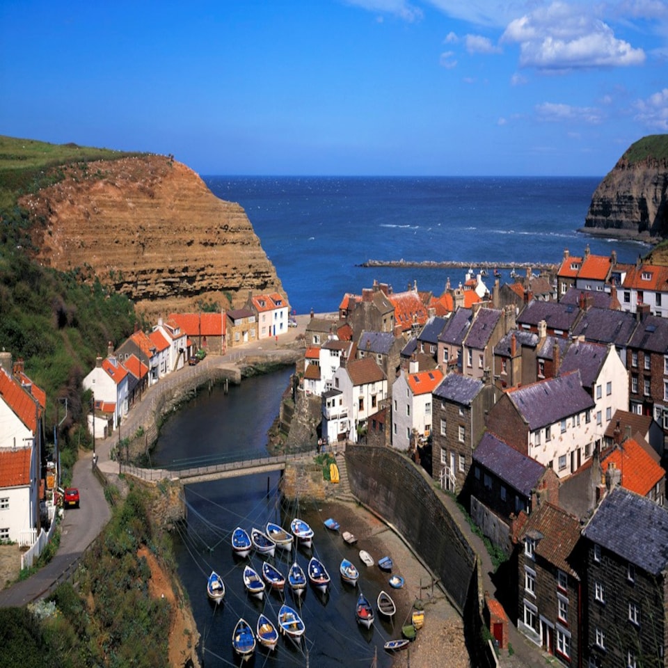 image 1 of Stunning Staithes 1000 Piece Jigsaw Puzzle