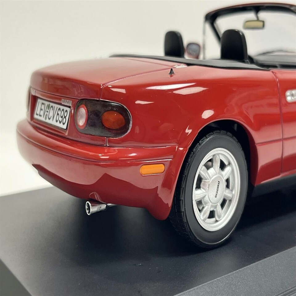 image 1 of Mazda MX5 1989 Red 1:18 Scale Norev 188020