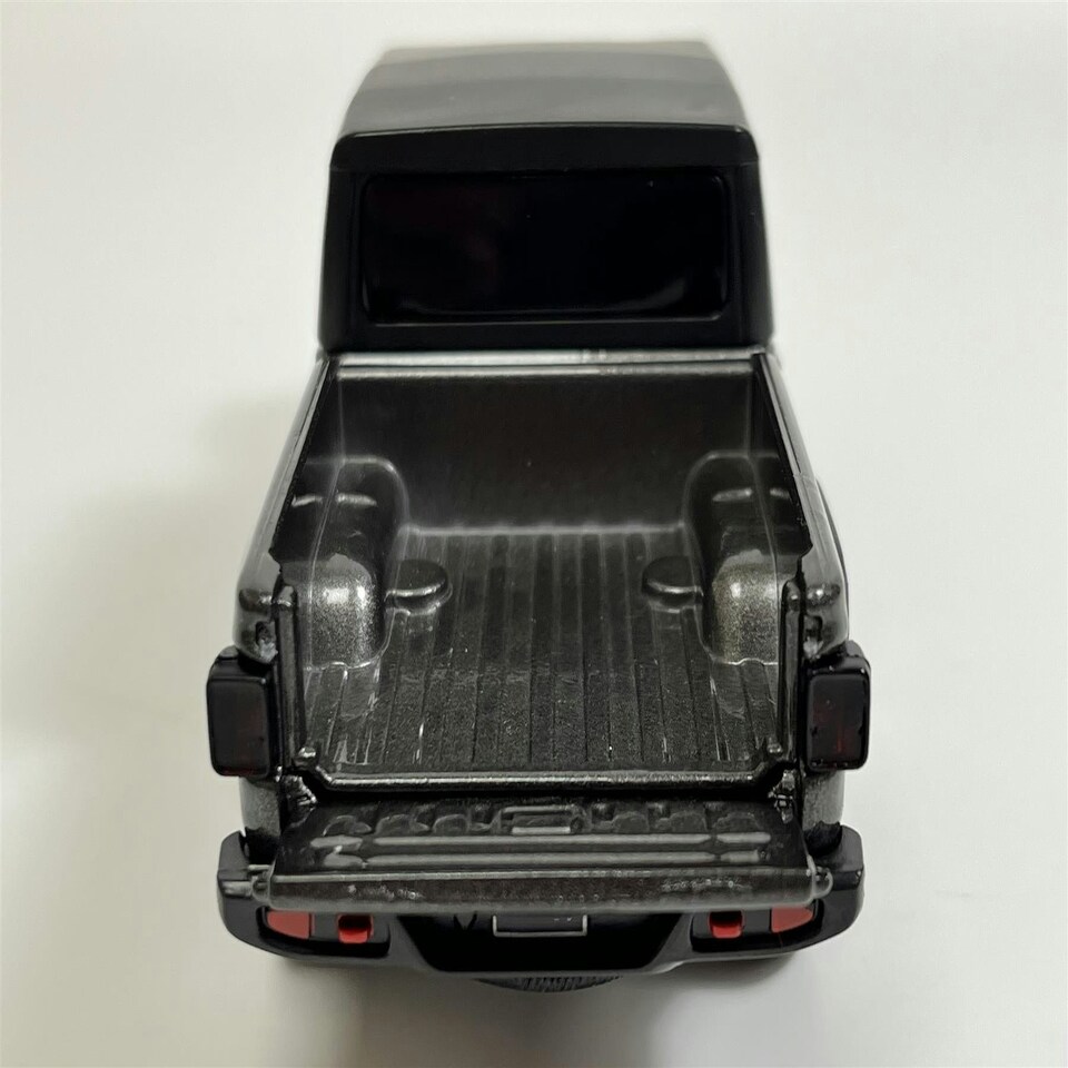 image 1 of Jeep Gladiator Dark Grey LHD 1:32 Scale Light & Sound Tayumo 32170025