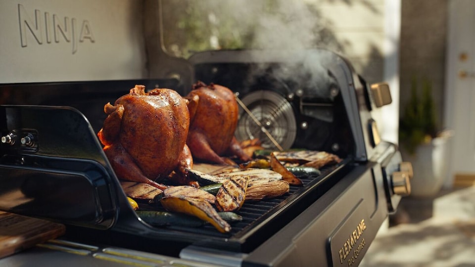 image 1 of Ninja FlexFlame Outdoor Cooking System & Pro Connect App PG305UK Black and Silver