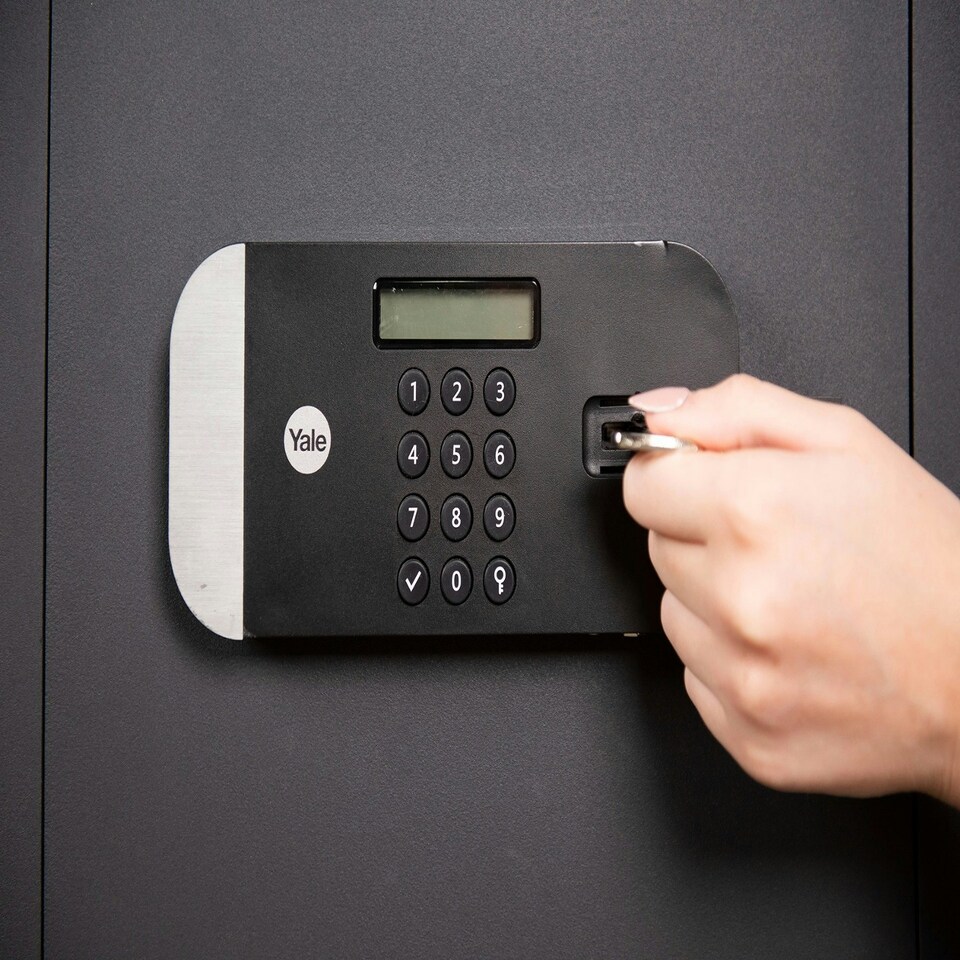 image 1 of YALE MAXIMUM SECURITY LAPTOP SAFE