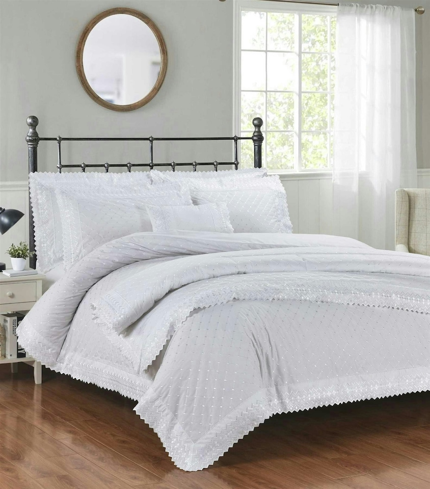 image 1 of Richmond White Bedspread 254x254cm