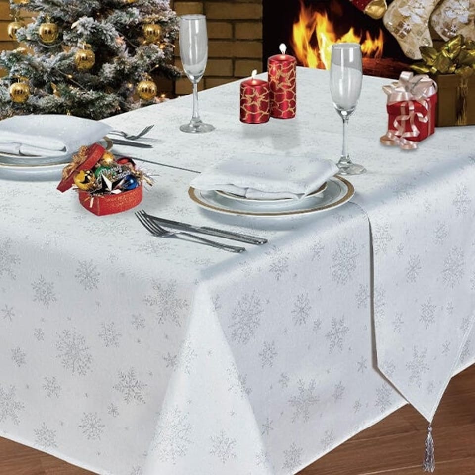 Le Chateau Snowflake 178cm x 228cm Tablecloth