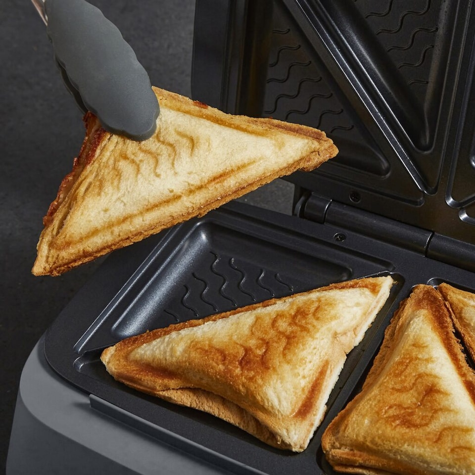 image 1 of MORPHY RICHARDS GRILLX TOASTED SANDWICH MAKER