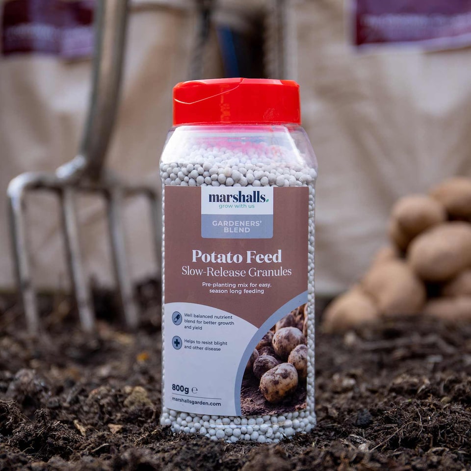 image 1 of Marshalls Garden Concentrated Slow-Release Potato Feed Granules NPK 14:14:21 800g