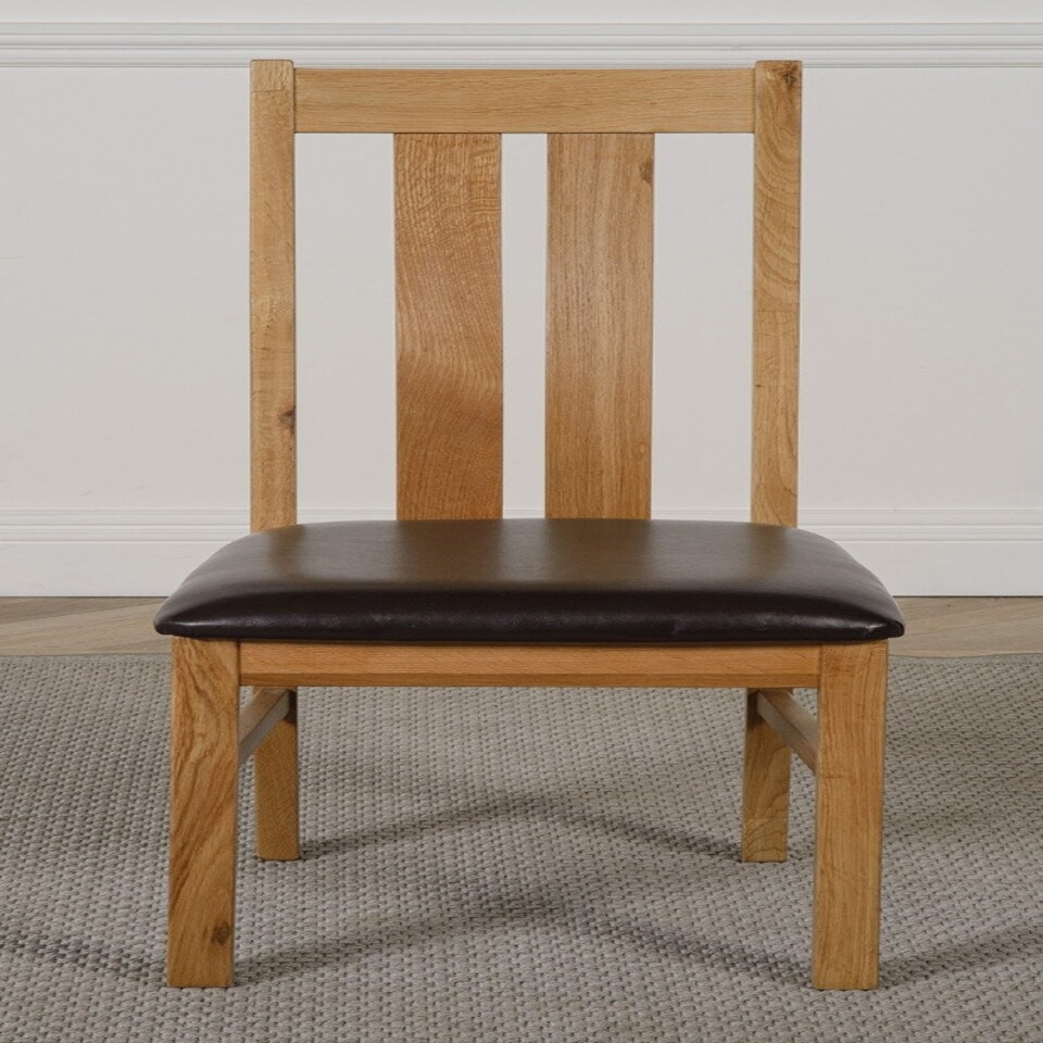 image 1 of Oregon Round Oak Dining Table with 4 Princeton Oak Chairs Brown