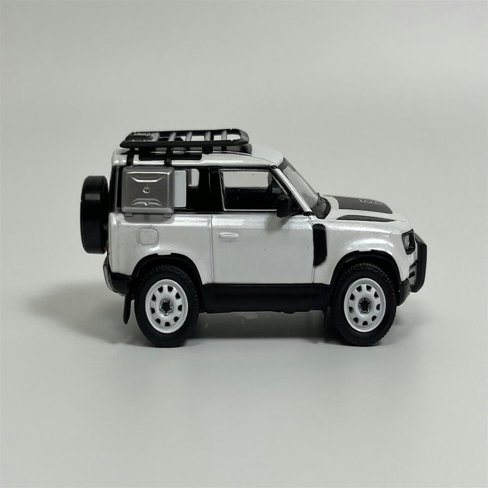 image 1 of Land Rover Defender 90 White Metallic 1:64 Scale Tarmac Works T64G019WH