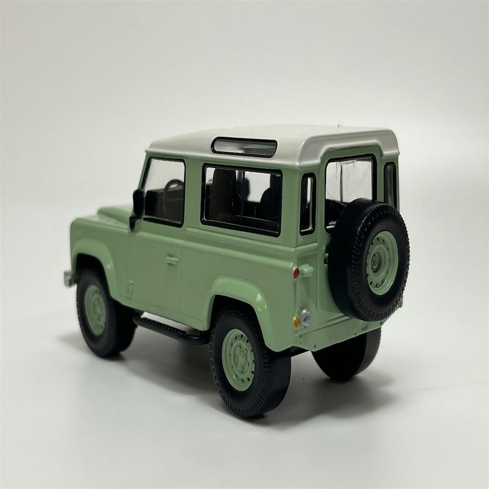 image 1 of Land Rover Defender 1995 Green 1:43 Scale Norev 845106