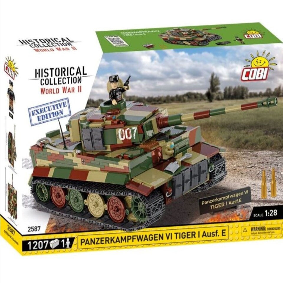 image 1 of Executive Edition Panzerkampfwagen VI Tiger Ausf. E. tank brick model - COBI 2587 - 1207 bricks