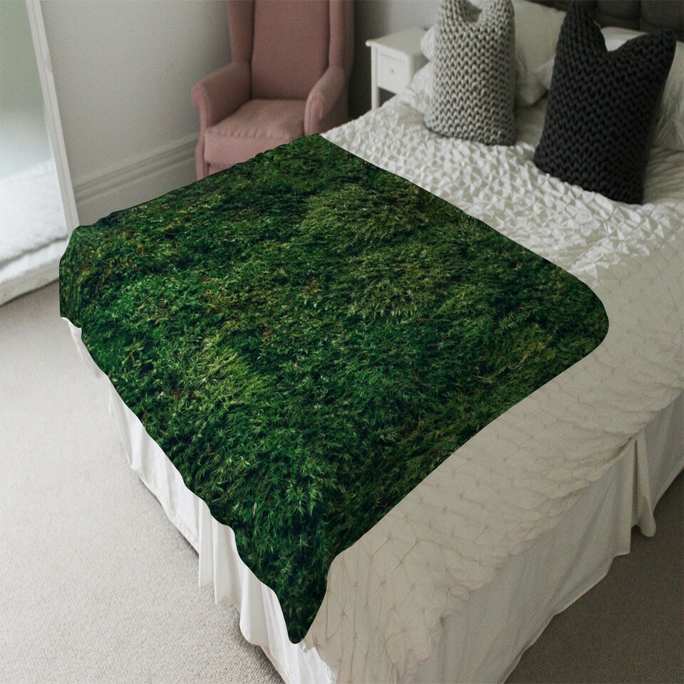 image 1 of Natural green moss (Blanket)