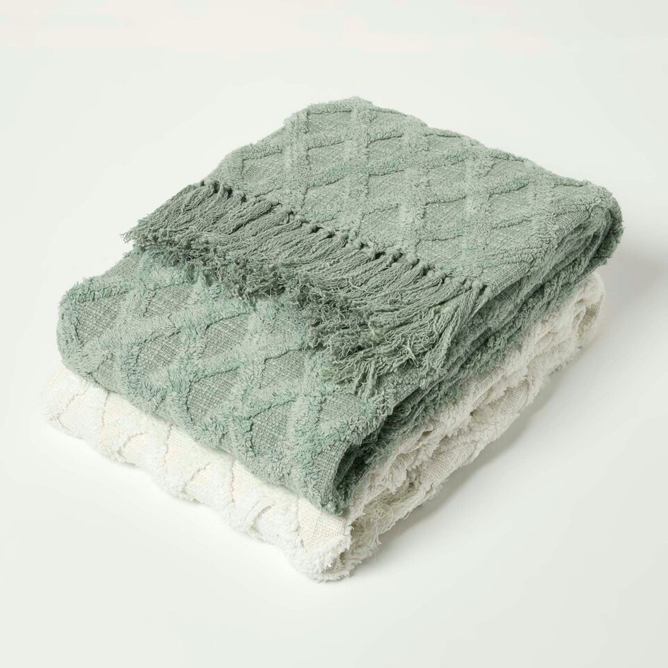 image 1 of Homescapes White Diamond Cotton Tufted Throw - 125 x 150 cm White