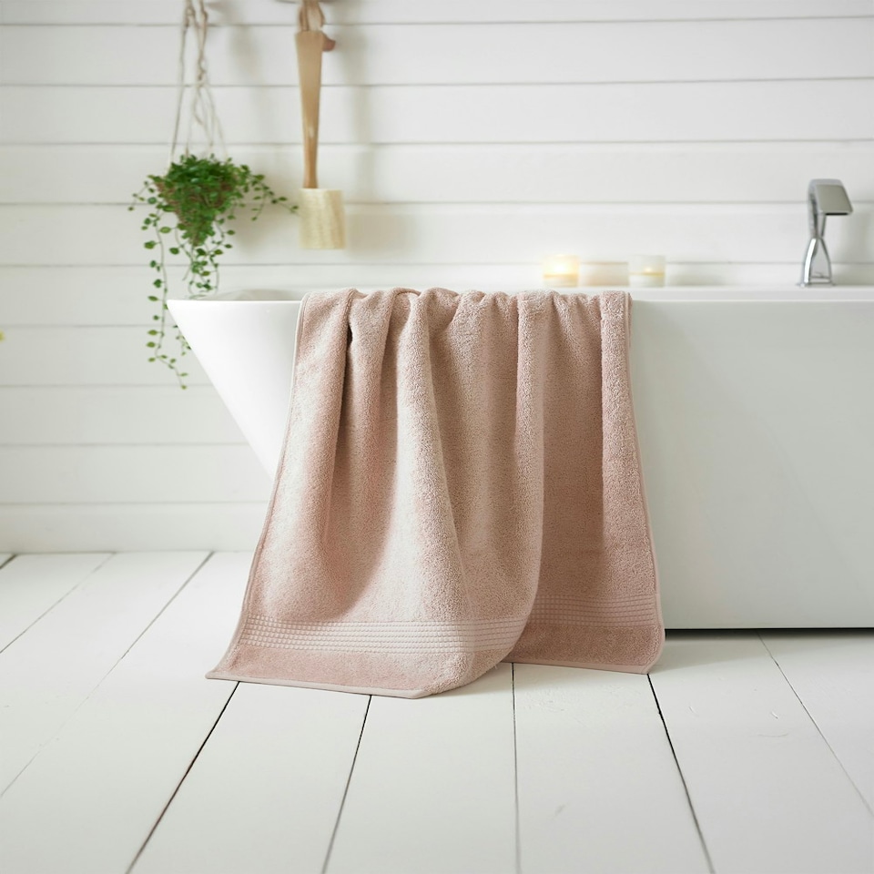 image 1 of Poloma 700GSM Supersoft Cotton Towels – Ultra-Absorbent, Premium Comfort in All Sizes | Pink | Blush | Bath towel