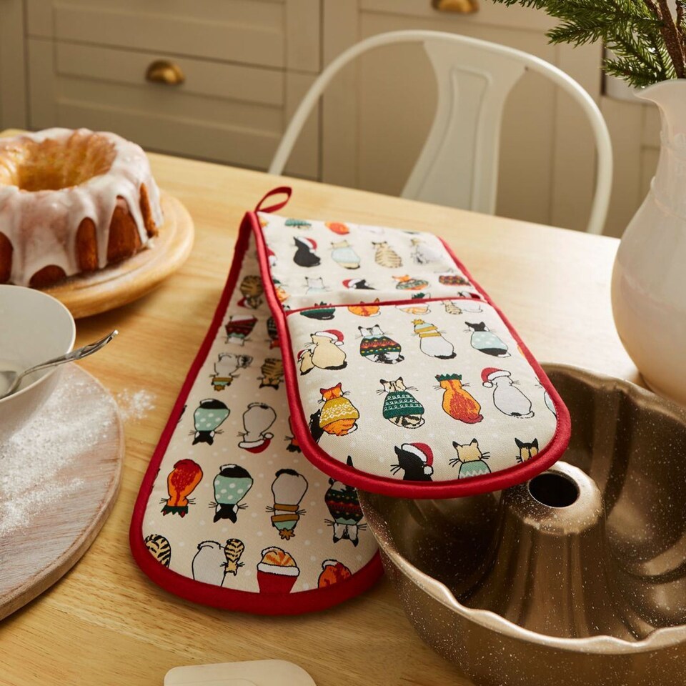 image 1 of Ulster Weavers Christmas Cats in Waiting Double Oven Glove Red/Cream