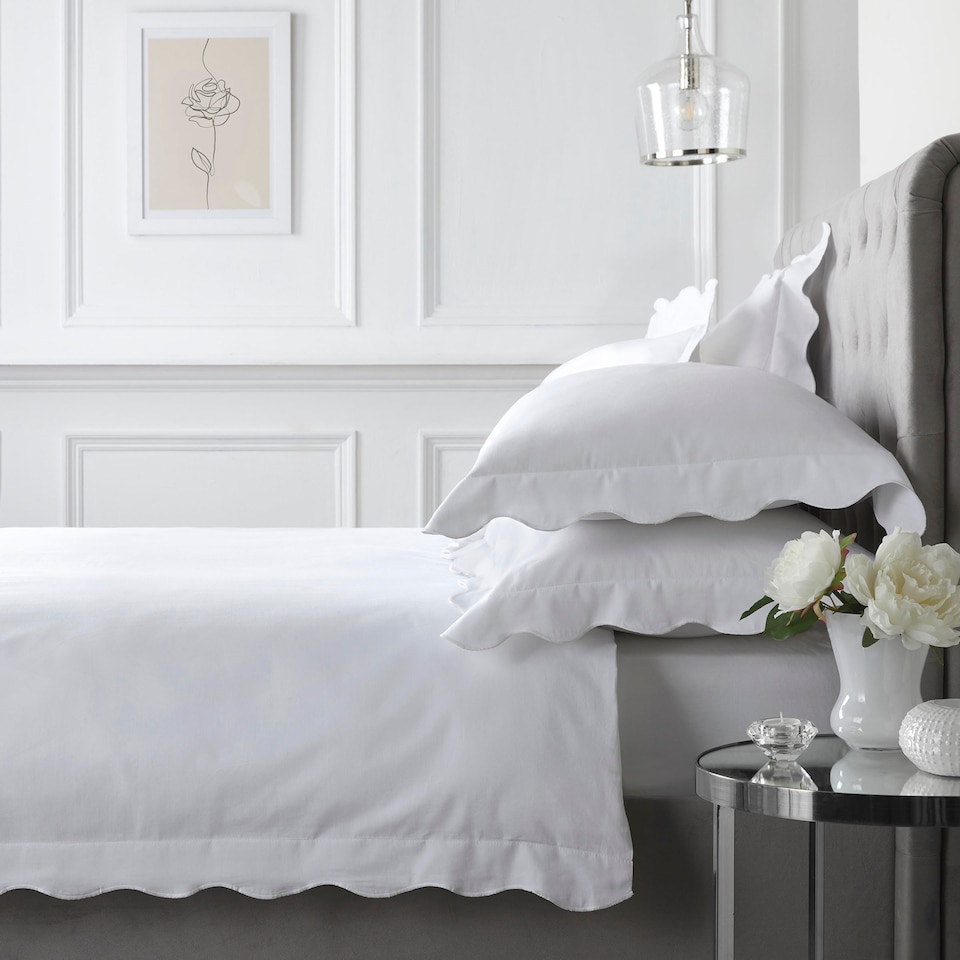image 1 of Appletree Scallop Edge Duvet Cover Set White