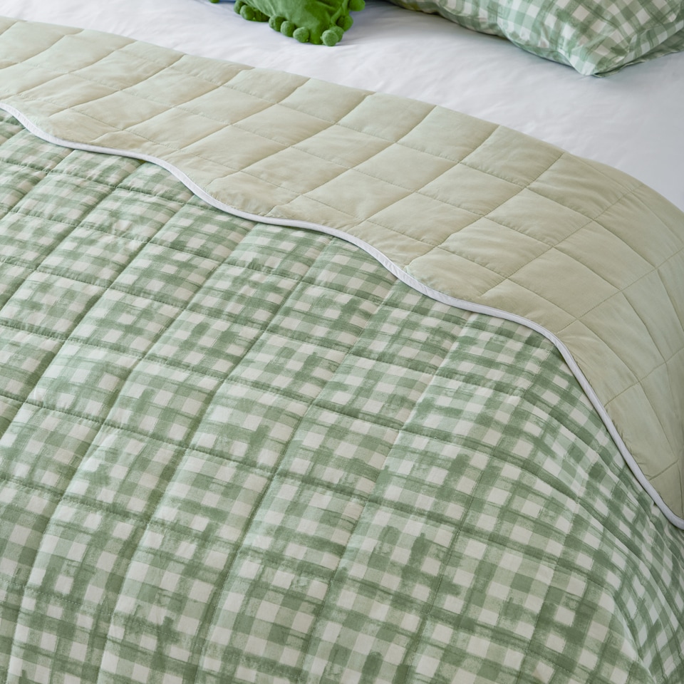 image 1 of Furn Scallop Quilted Bedspread