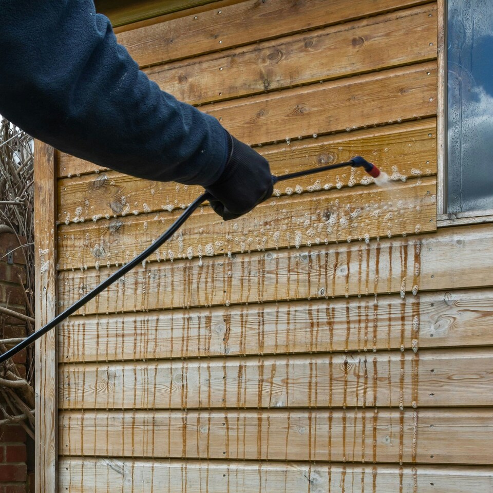 image 1 of Safeguard Pump Action Pressure Sprayer 5 Litre
