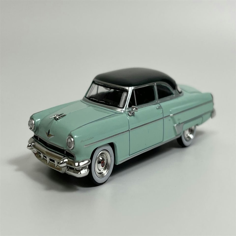 image 1 of Lincoln Capri 1954 Parklane Green Bloomfield Green LHD 1:64 Mini GT MGT00623L