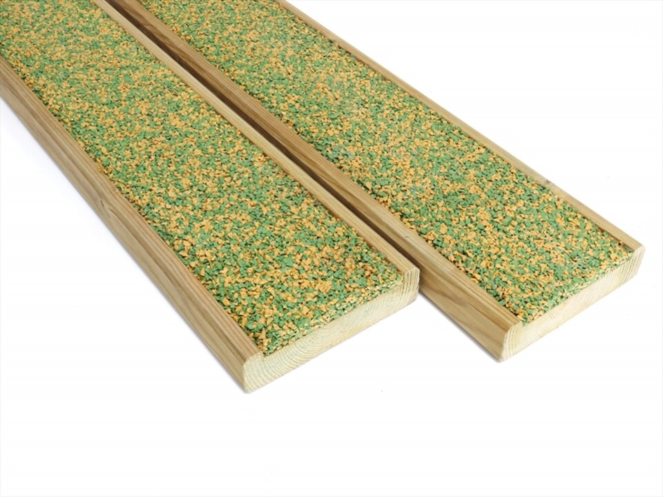 eDecks Green & Buff WalkSure Anti Slip Decking 2100mm (32mm x 125mm) - Pack of 15