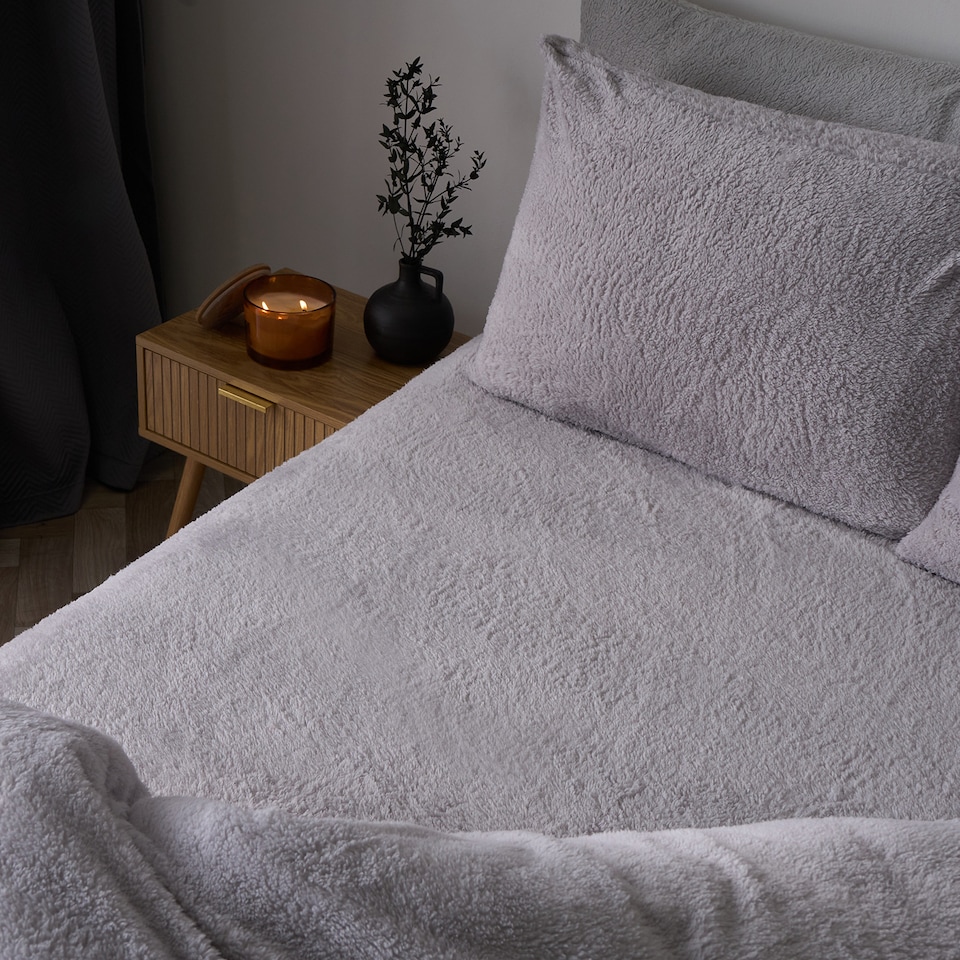 image 1 of OHS Teddy Fleece Thermal Fitted Bed Sheet