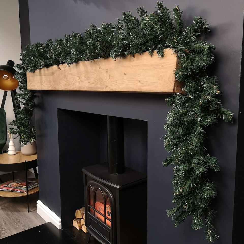 image 1 of 2.7m x 25cm Plain Green Christmas Garland with 200 Tips