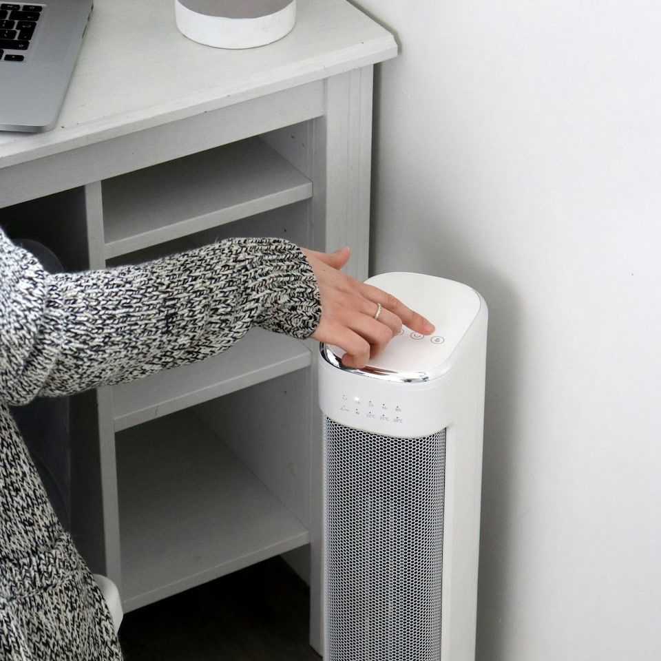 image 1 of Igenix IGHT020DW Oscillating Tower Heater with 3 Heat Modes, White