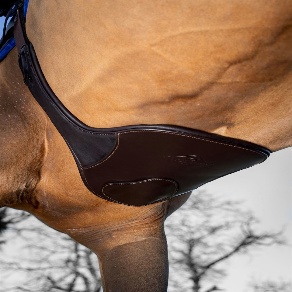 image 1 of LeMieux Gel-Tek Anatomic Long Stud Girth with Magnet Black | 110cm
