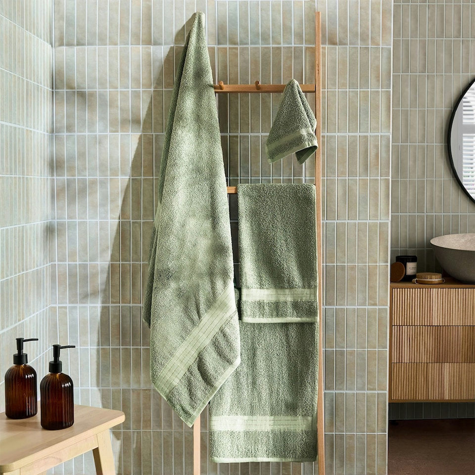 image 1 of OHS 10 x Luxury 100% Cotton 500GSM Bathroom Face Cloth Towel Green | Sage Green | Face cloth