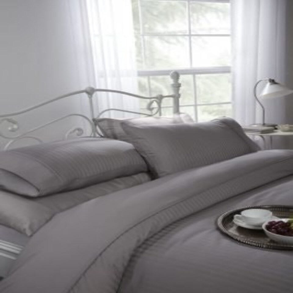 image 1 of Carlton Collection Duvet Set Double Bed Silver