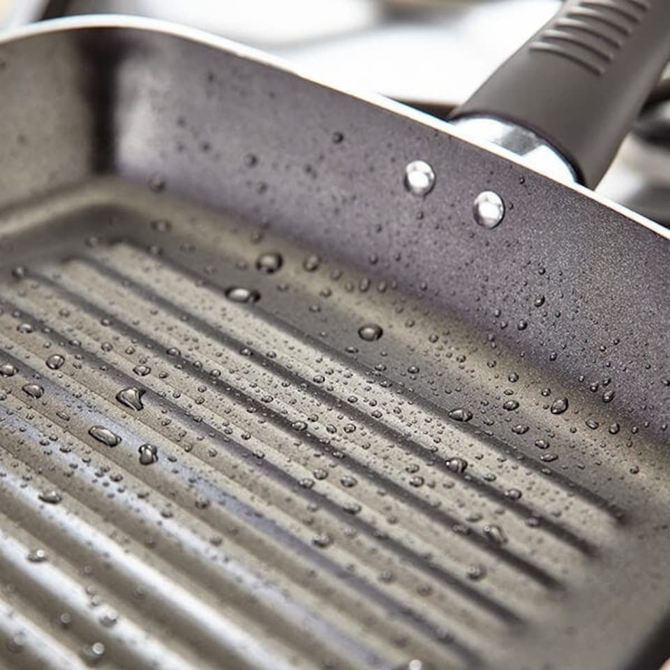 image 1 of Judge Everyday Non-Stick 24cm Grill Pan