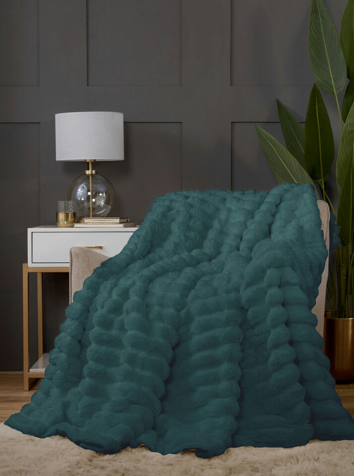image 1 of Chunky Ribbed Fur Polyester Fleece Throw (150x200cm)