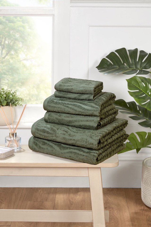image 1 of Safari Pure Cotton Face Cloth Towels Set Of 4 | Green | Face cloth | 4
