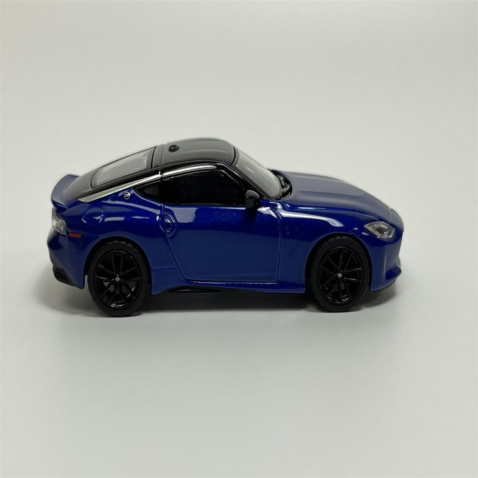 image 1 of Nissan Z Performance 2023 Blue LHD 1:64 Scale Mini GT MGT00453L