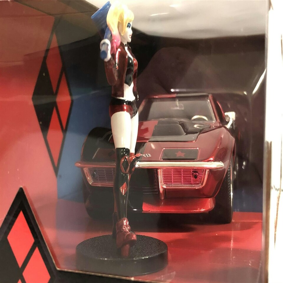image 1 of Harley Quinn 1969 Chevrolet Corvette Stingray with Figure 1:24 Scale Jada 31196