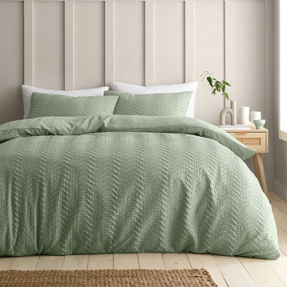 image 1 of Catherine Lansfield Heatset Wave King Duvet Set Mint Green Green | King