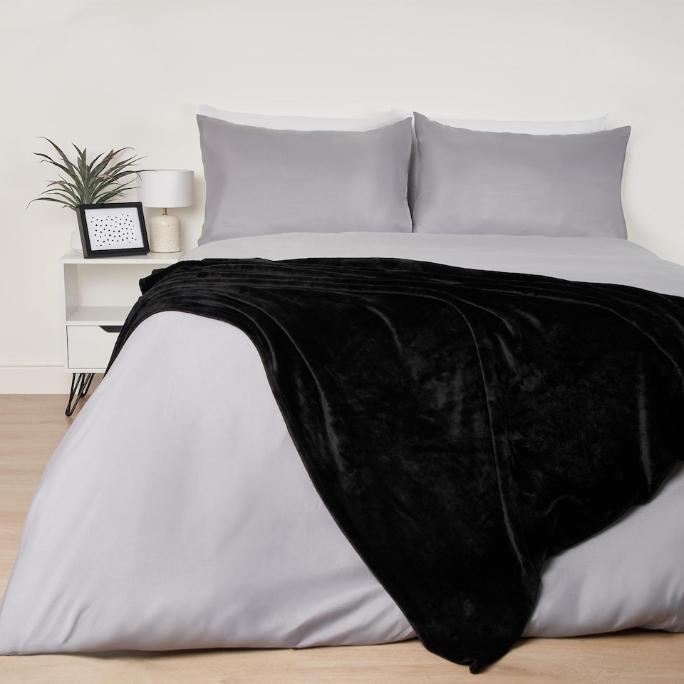 image 1 of OHS Ultra Soft Flannel Fleece Throw Blanket | Black | Black - 200CMx240CM