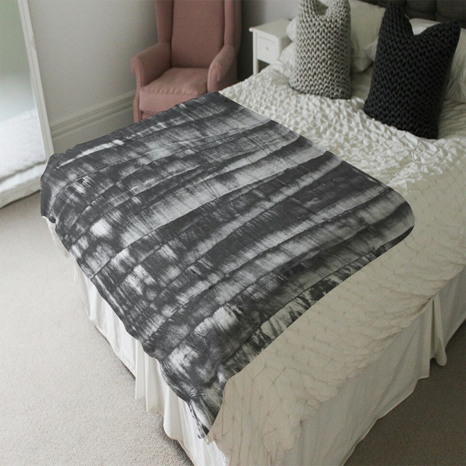 image 1 of Black and white bamboo (Blanket)