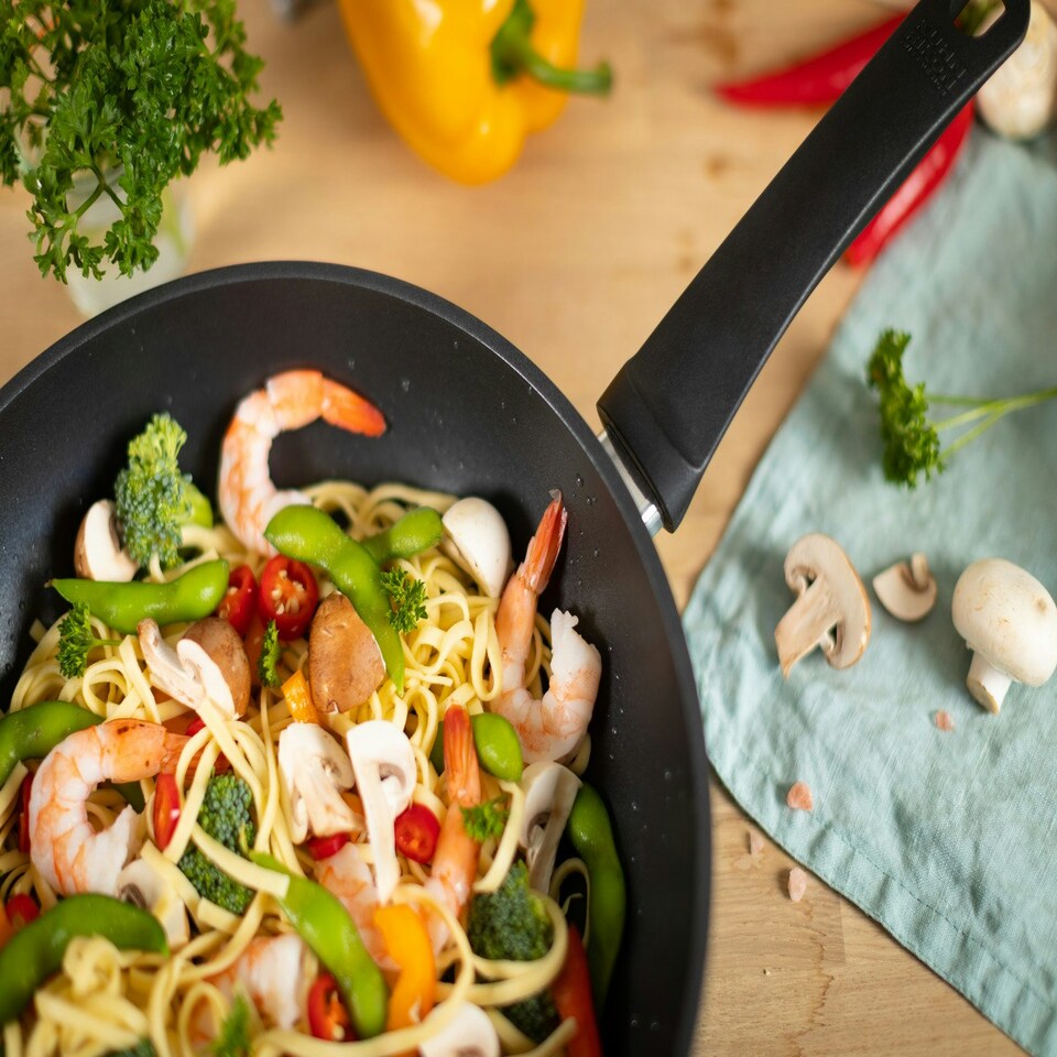 image 1 of Easy Induction Wok 28cm