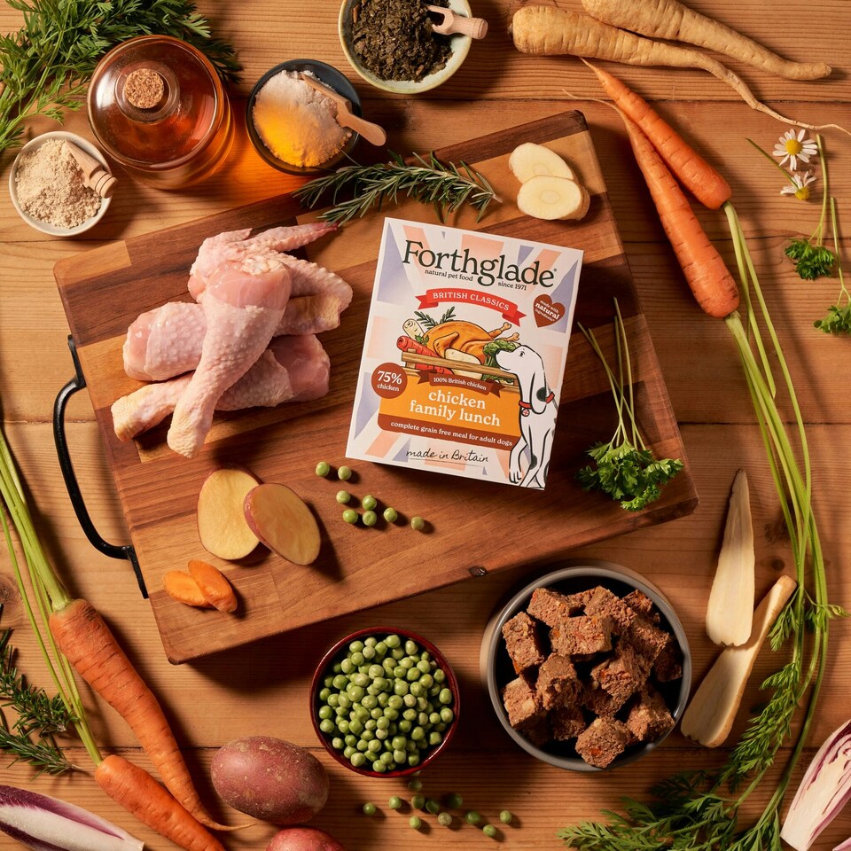 image 1 of British Classics Chicken Family Lunch Wet Dog Food (18x395g)
