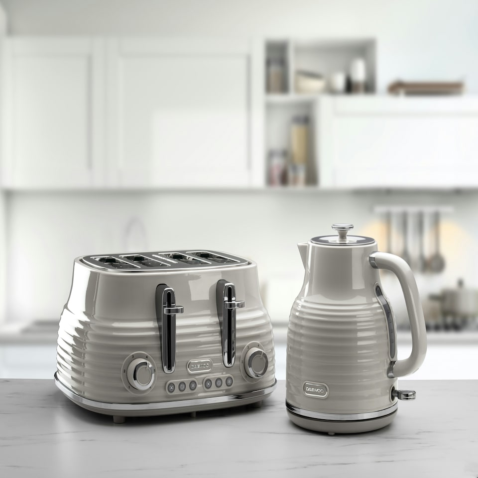 image 1 of Daewoo Sienna 1.7L Rapid-Boil Jug & 4-Slice Matching Kettle & Toaster Set Cream