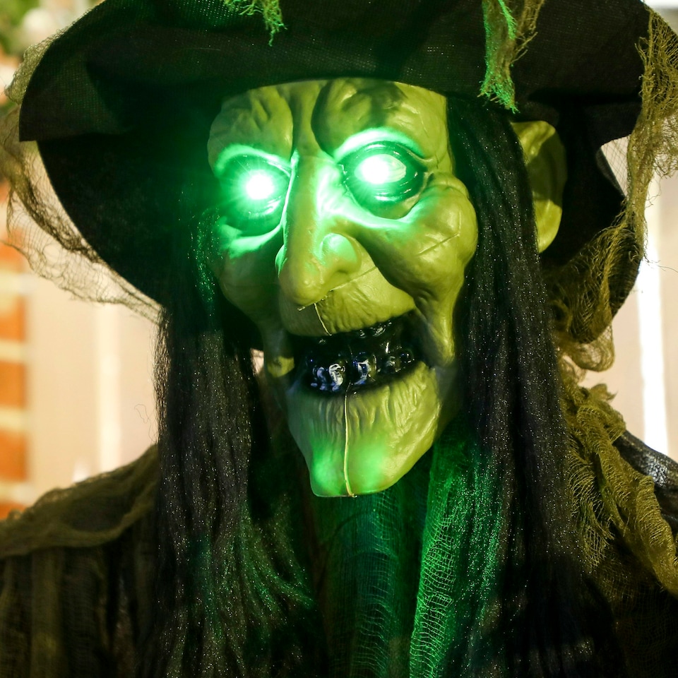 image 1 of Outsunny Voice Activated Halloween Animatronics Hanging Witch, Green