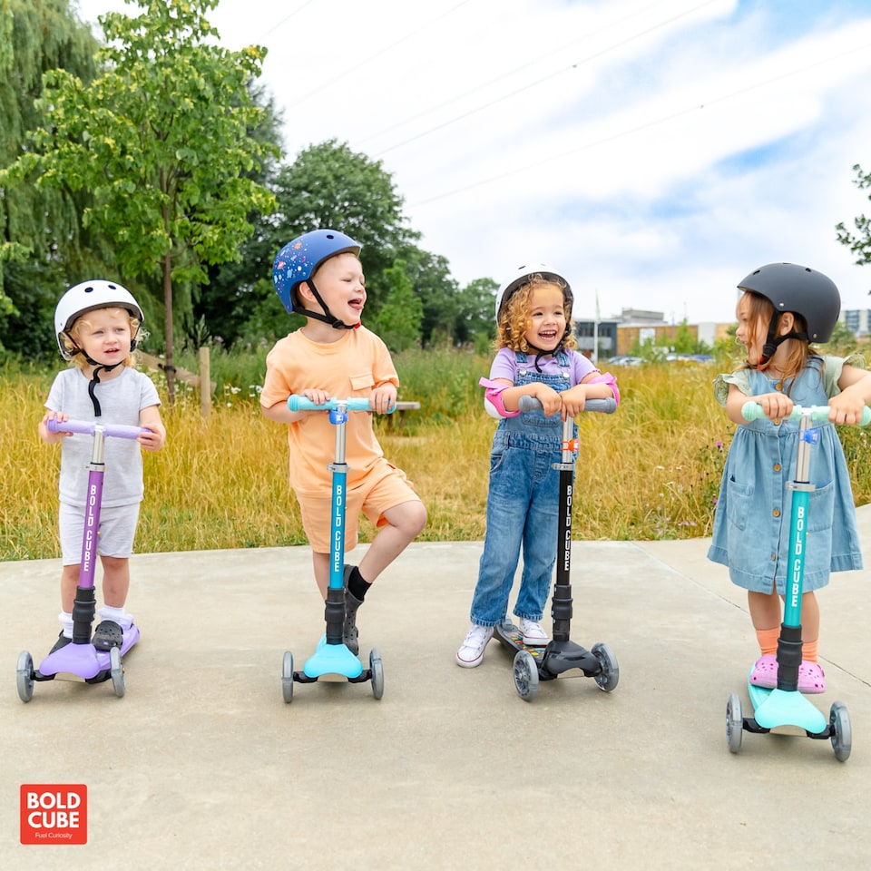 image 1 of Teeny Fold 3 Wheel Scooter