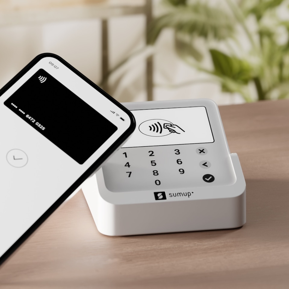 image 1 of SumUp Solo Lite & Charging Station