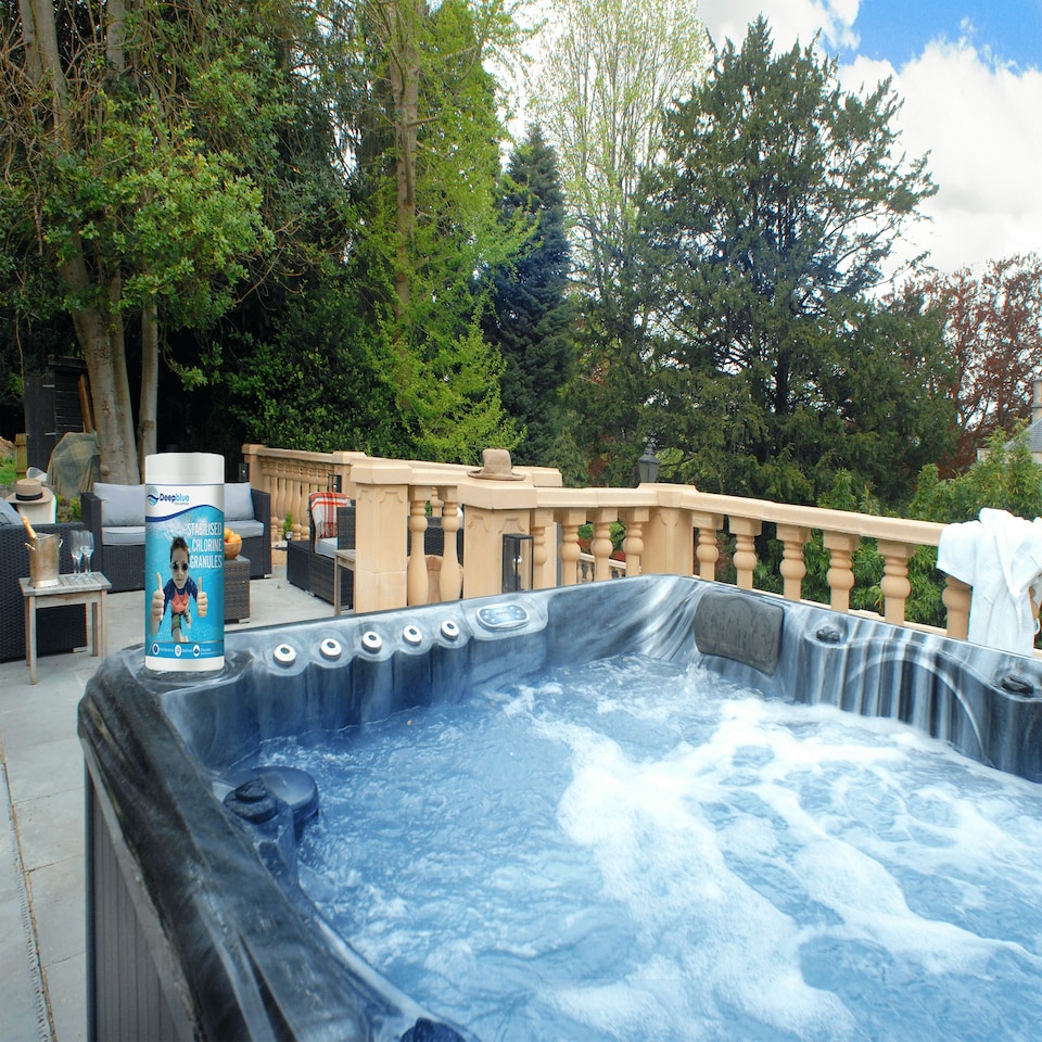 image 1 of Deep Blue Professional - Stabilised Chlorine Granules 25kg rapid Dissolve Neutral PH